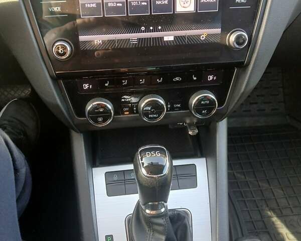 Белый Шкода Октавия, объемом двигателя 2 л и пробегом 189 тыс. км за 18500 $, фото 12 на Automoto.ua