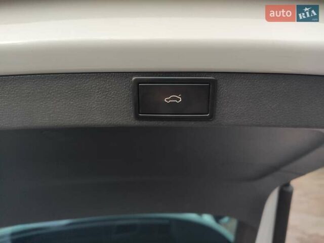 Белый Шкода Октавия, объемом двигателя 2 л и пробегом 310 тыс. км за 17800 $, фото 30 на Automoto.ua