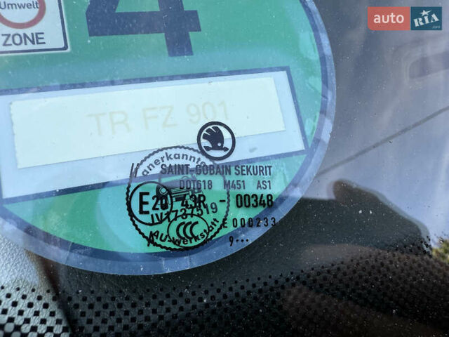 Білий Шкода Октавія, об'ємом двигуна 2 л та пробігом 199 тис. км за 16250 $, фото 77 на Automoto.ua