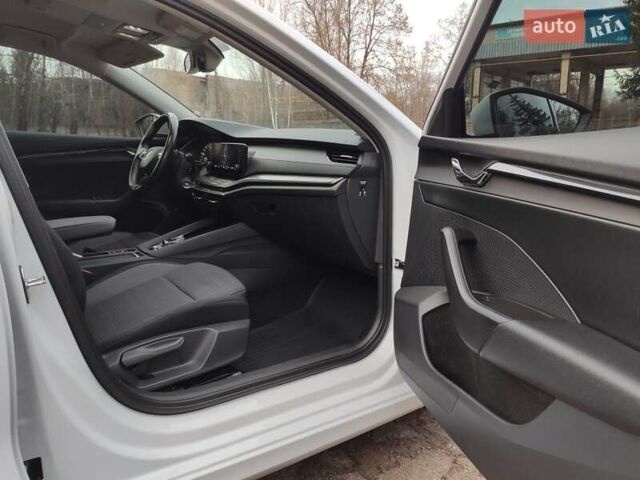 Белый Шкода Октавия, объемом двигателя 2 л и пробегом 310 тыс. км за 17800 $, фото 21 на Automoto.ua