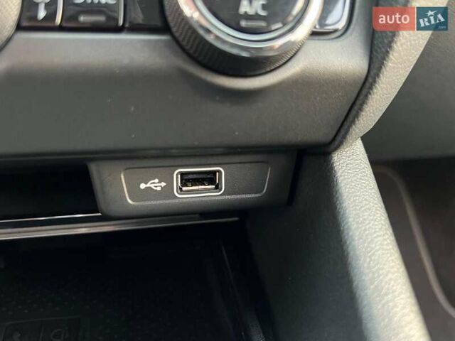 Белый Шкода Октавия, объемом двигателя 2 л и пробегом 193 тыс. км за 18700 $, фото 57 на Automoto.ua