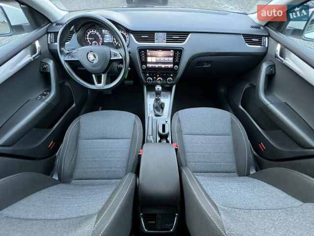 Белый Шкода Октавия, объемом двигателя 2 л и пробегом 200 тыс. км за 17456 $, фото 50 на Automoto.ua