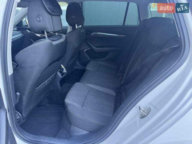 Шкода Октавия 2020 в Мукачеве на Automoto.ua Белый Шкода Октавия, объемом двигателя 2 л и пробегом 217 тыс. км за 18700 $, фото 33 на Automoto.ua