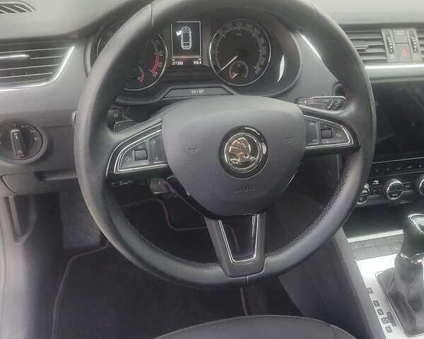 Белый Шкода Октавия, объемом двигателя 1.98 л и пробегом 211 тыс. км за 16500 $, фото 27 на Automoto.ua