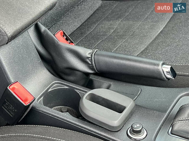 Белый Шкода Октавия, объемом двигателя 2 л и пробегом 200 тыс. км за 17456 $, фото 59 на Automoto.ua