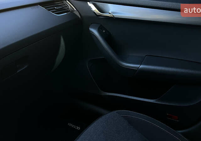 Білий Шкода Октавія, об'ємом двигуна 2 л та пробігом 201 тис. км за 15300 $, фото 15 на Automoto.ua