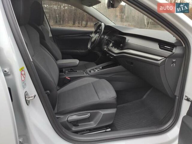 Белый Шкода Октавия, объемом двигателя 2 л и пробегом 310 тыс. км за 17800 $, фото 46 на Automoto.ua