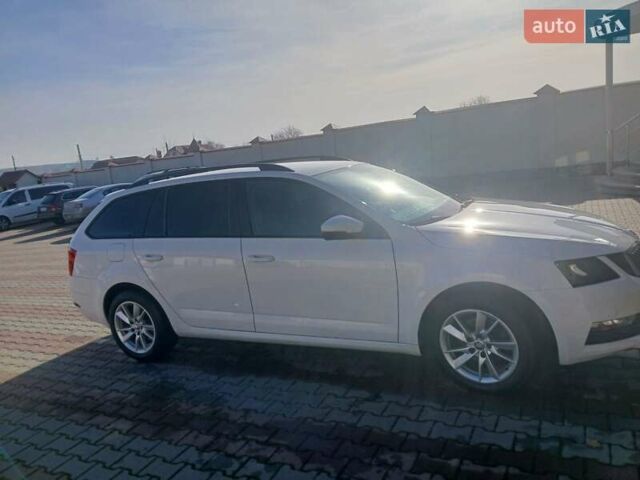 Белый Шкода Октавия, объемом двигателя 2 л и пробегом 189 тыс. км за 18500 $, фото 5 на Automoto.ua