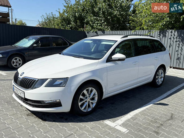 Білий Шкода Октавія, об'ємом двигуна 2 л та пробігом 286 тис. км за 15300 $, фото 6 на Automoto.ua