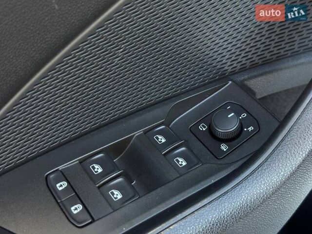Білий Шкода Октавія, об'ємом двигуна 1.97 л та пробігом 200 тис. км за 19999 $, фото 25 на Automoto.ua