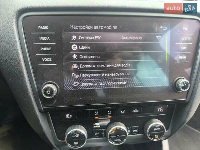 Белый Шкода Октавия, объемом двигателя 1.97 л и пробегом 151 тыс. км за 15555 $, фото 8 на Automoto.ua