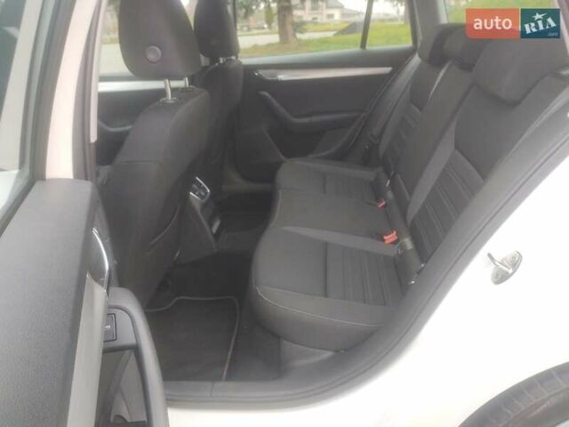 Белый Шкода Октавия, объемом двигателя 1.98 л и пробегом 211 тыс. км за 16500 $, фото 12 на Automoto.ua