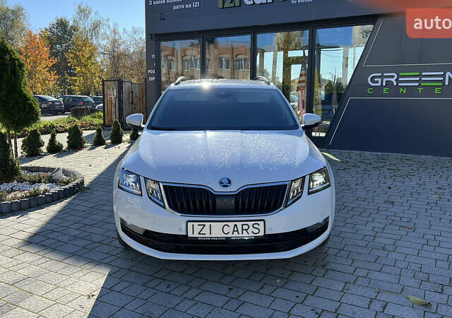 Білий Шкода Октавія, об'ємом двигуна 2 л та пробігом 201 тис. км за 15300 $, фото 1 на Automoto.ua