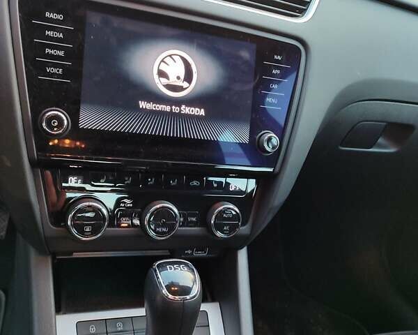 Белый Шкода Октавия, объемом двигателя 1.98 л и пробегом 210 тыс. км за 15999 $, фото 17 на Automoto.ua