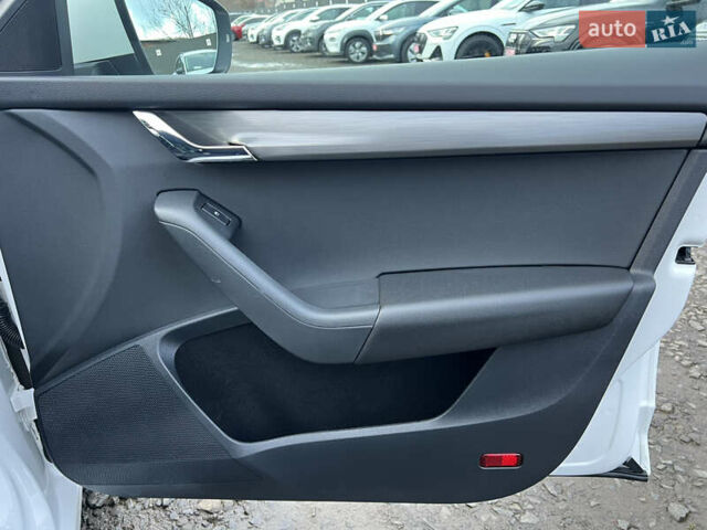 Белый Шкода Октавия, объемом двигателя 2 л и пробегом 200 тыс. км за 17456 $, фото 49 на Automoto.ua