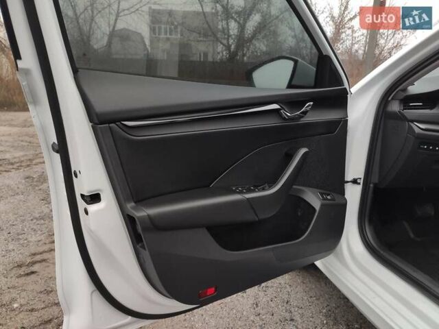 Белый Шкода Октавия, объемом двигателя 2 л и пробегом 310 тыс. км за 17800 $, фото 23 на Automoto.ua