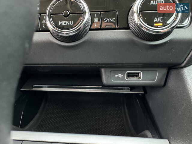 Білий Шкода Октавія, об'ємом двигуна 1.97 л та пробігом 203 тис. км за 16750 $, фото 19 на Automoto.ua