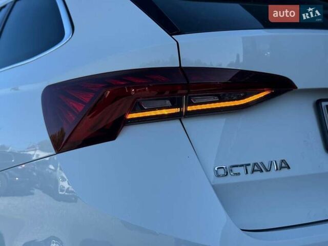 Білий Шкода Октавія, об'ємом двигуна 1.97 л та пробігом 200 тис. км за 19999 $, фото 10 на Automoto.ua