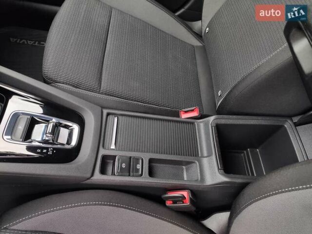 Белый Шкода Октавия, объемом двигателя 2 л и пробегом 310 тыс. км за 17800 $, фото 52 на Automoto.ua