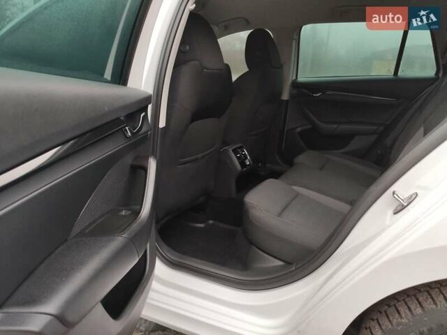 Белый Шкода Октавия, объемом двигателя 2 л и пробегом 310 тыс. км за 17800 $, фото 25 на Automoto.ua