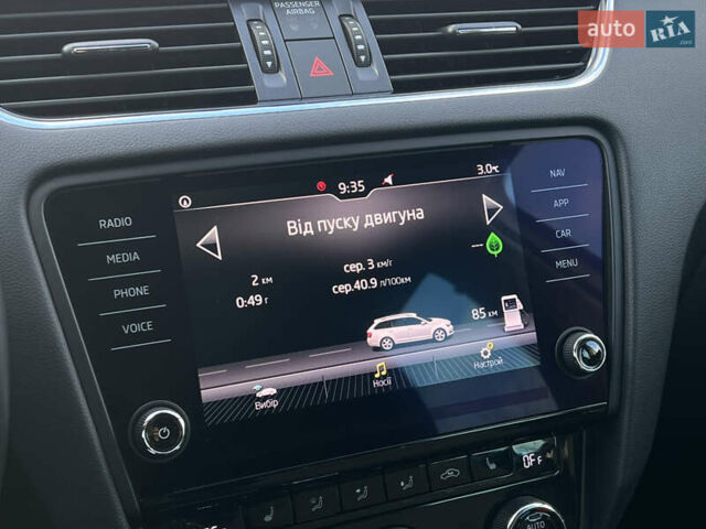 Белый Шкода Октавия, объемом двигателя 2 л и пробегом 200 тыс. км за 17456 $, фото 70 на Automoto.ua