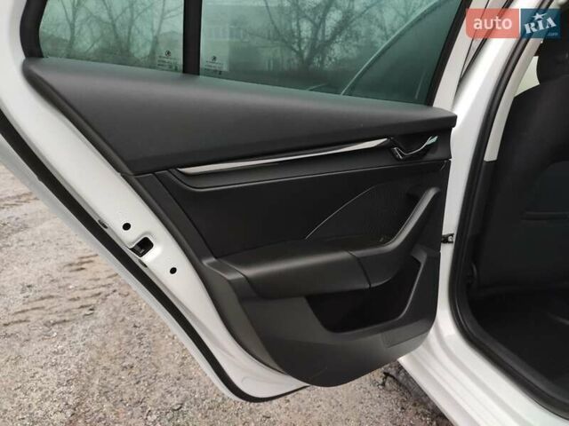 Белый Шкода Октавия, объемом двигателя 2 л и пробегом 310 тыс. км за 17800 $, фото 28 на Automoto.ua