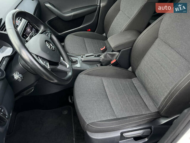 Белый Шкода Октавия, объемом двигателя 2 л и пробегом 200 тыс. км за 17456 $, фото 27 на Automoto.ua