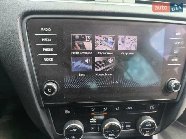 Белый Шкода Октавия, объемом двигателя 1.97 л и пробегом 151 тыс. км за 15555 $, фото 5 на Automoto.ua