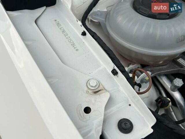 Белый Шкода Октавия, объемом двигателя 2 л и пробегом 193 тыс. км за 17999 $, фото 92 на Automoto.ua
