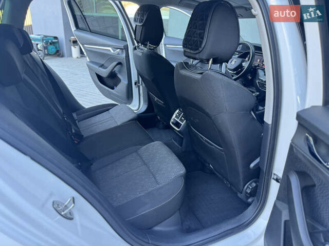 Шкода Октавия 2020 в Мукачеве на Automoto.ua Белый Шкода Октавия, объемом двигателя 2 л и пробегом 217 тыс. км за 18700 $, фото 32 на Automoto.ua