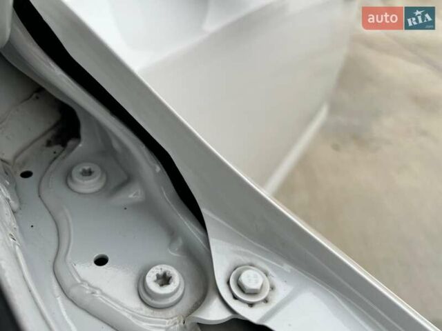 Белый Шкода Октавия, объемом двигателя 2 л и пробегом 193 тыс. км за 18700 $, фото 86 на Automoto.ua