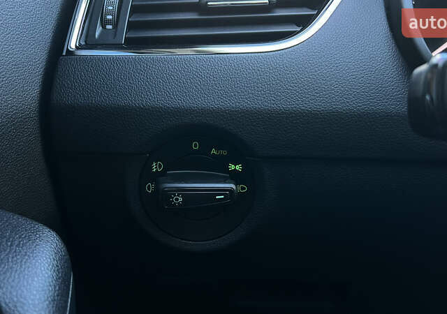 Білий Шкода Октавія, об'ємом двигуна 2 л та пробігом 201 тис. км за 15300 $, фото 18 на Automoto.ua