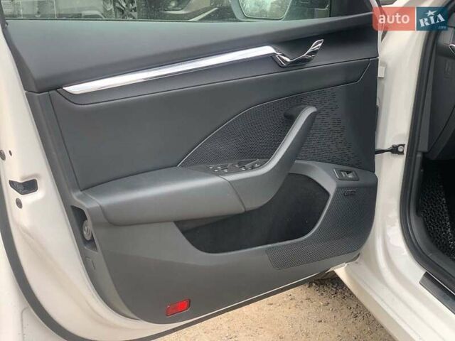 Белый Шкода Октавия, объемом двигателя 2 л и пробегом 168 тыс. км за 24290 $, фото 23 на Automoto.ua