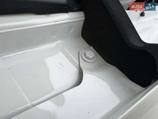 Белый Шкода Октавия, объемом двигателя 2 л и пробегом 193 тыс. км за 18700 $, фото 93 на Automoto.ua