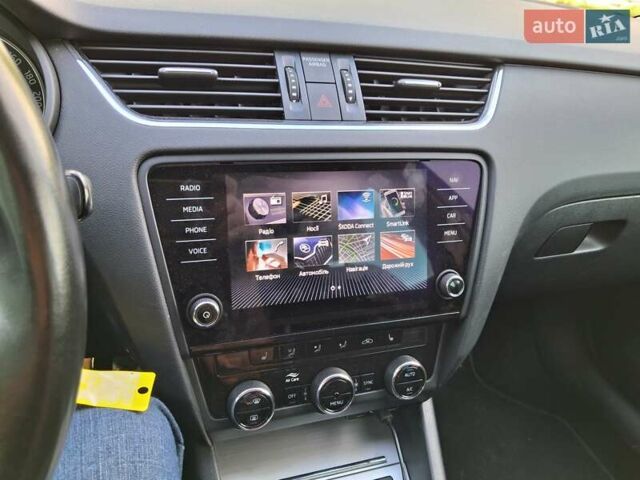 Шкода Октавия 2020 в Бориславе на Automoto.ua Белый Шкода Октавия, объемом двигателя 1.97 л и пробегом 243 тыс. км за 18400 $, фото 10 на Automoto.ua