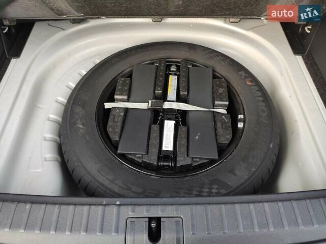 Белый Шкода Октавия, объемом двигателя 2 л и пробегом 310 тыс. км за 17800 $, фото 32 на Automoto.ua