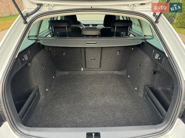 Білий Шкода Октавія, об'ємом двигуна 1.97 л та пробігом 203 тис. км за 16750 $, фото 4 на Automoto.ua