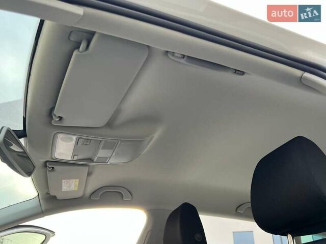 Белый Шкода Октавия, объемом двигателя 2 л и пробегом 193 тыс. км за 17999 $, фото 45 на Automoto.ua