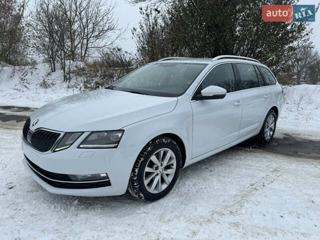 Белый Шкода Октавия, объемом двигателя 0 л и пробегом 235 тыс. км за 15999 $, фото 5 на Automoto.ua