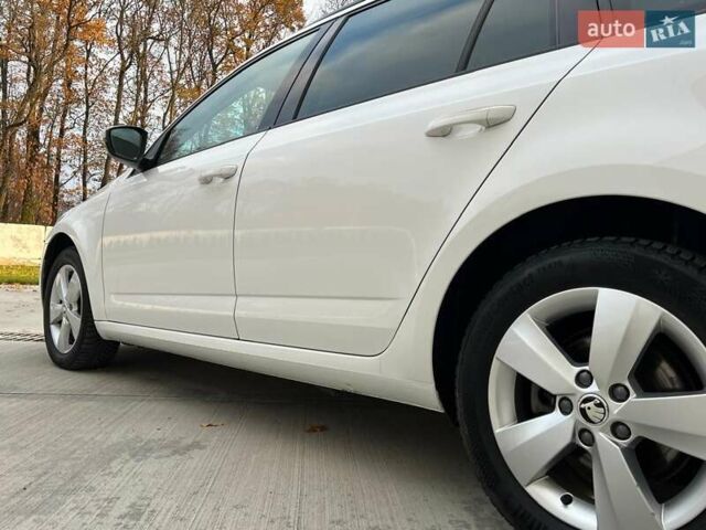 Белый Шкода Октавия, объемом двигателя 2 л и пробегом 193 тыс. км за 17999 $, фото 35 на Automoto.ua
