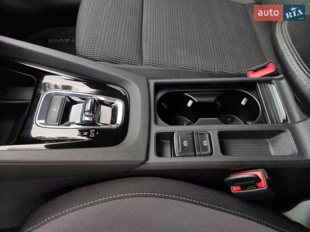 Белый Шкода Октавия, объемом двигателя 2 л и пробегом 310 тыс. км за 17800 $, фото 53 на Automoto.ua