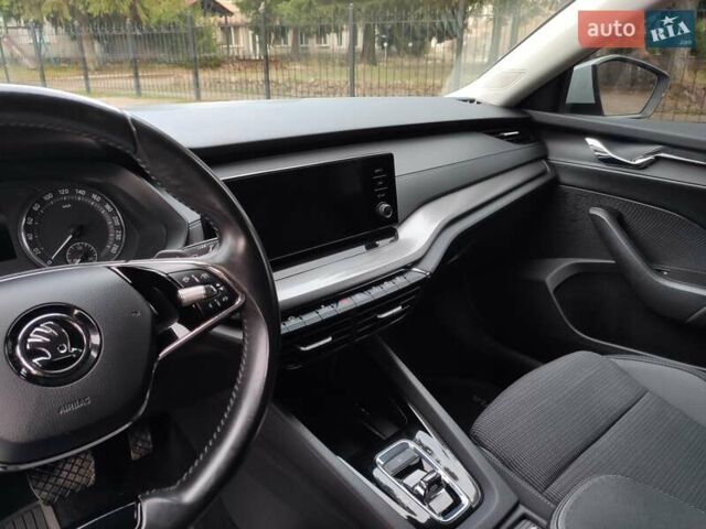 Белый Шкода Октавия, объемом двигателя 2 л и пробегом 310 тыс. км за 17800 $, фото 47 на Automoto.ua