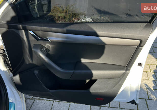 Білий Шкода Октавія, об'ємом двигуна 2 л та пробігом 201 тис. км за 15300 $, фото 45 на Automoto.ua