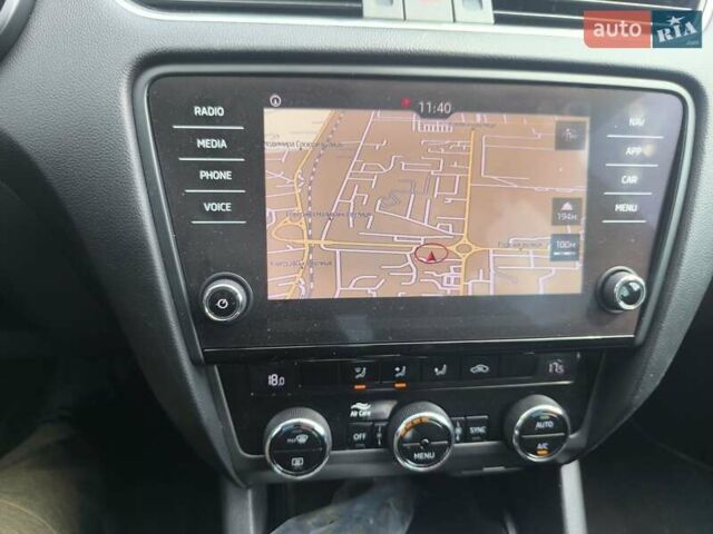 Белый Шкода Октавия, объемом двигателя 1.97 л и пробегом 151 тыс. км за 15555 $, фото 4 на Automoto.ua