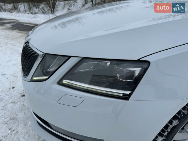 Белый Шкода Октавия, объемом двигателя 0 л и пробегом 235 тыс. км за 15999 $, фото 6 на Automoto.ua