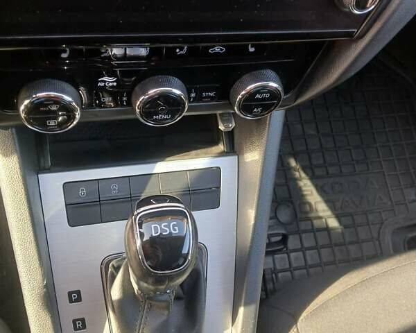 Белый Шкода Октавия, объемом двигателя 2 л и пробегом 189 тыс. км за 18500 $, фото 10 на Automoto.ua