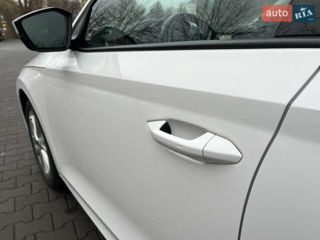 Білий Шкода Октавія, об'ємом двигуна 2 л та пробігом 218 тис. км за 22300 $, фото 7 на Automoto.ua