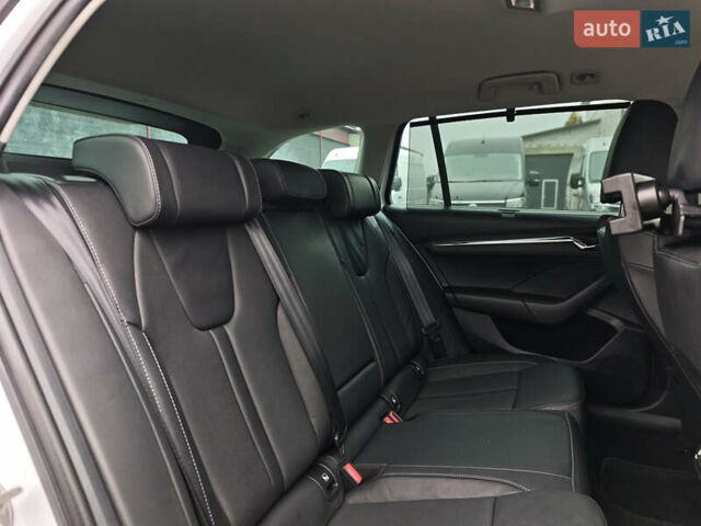 Белый Шкода Октавия, объемом двигателя 2 л и пробегом 179 тыс. км за 23999 $, фото 70 на Automoto.ua