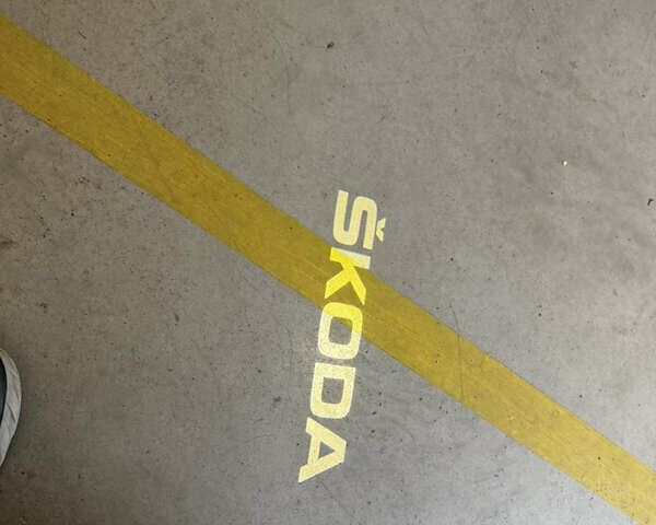 Белый Шкода Октавия, объемом двигателя 2 л и пробегом 180 тыс. км за 22700 $, фото 26 на Automoto.ua