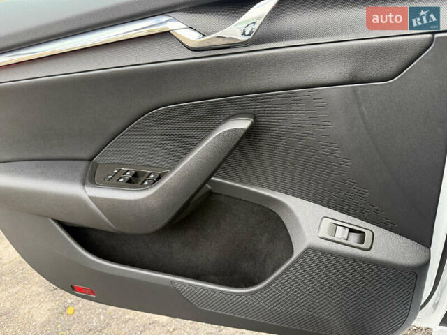 Белый Шкода Октавия, объемом двигателя 2 л и пробегом 180 тыс. км за 22400 $, фото 39 на Automoto.ua